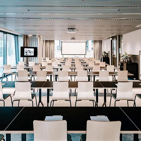 Vienna House By Wyndham Mokotow Szálloda 4*